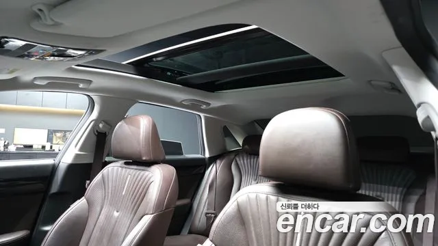 Hyundai Grandeur Grandeur (GN7) 2.5 Бензин 2WD — Фото автомобиля 18