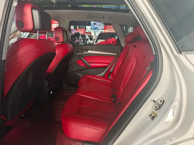 Audi Q5L — Фото автомобиля 9