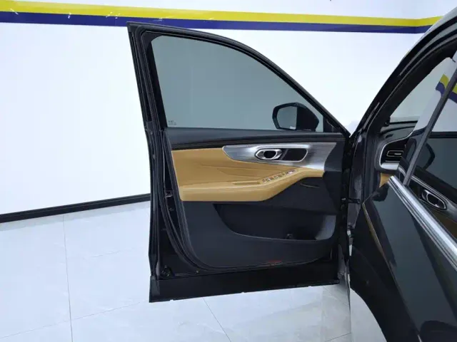 GAC Trumpchi GS8 — Фото автомобиля 7