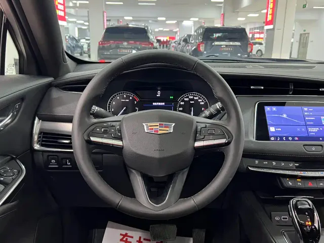 Cadillac XT4 — Фото автомобиля 8
