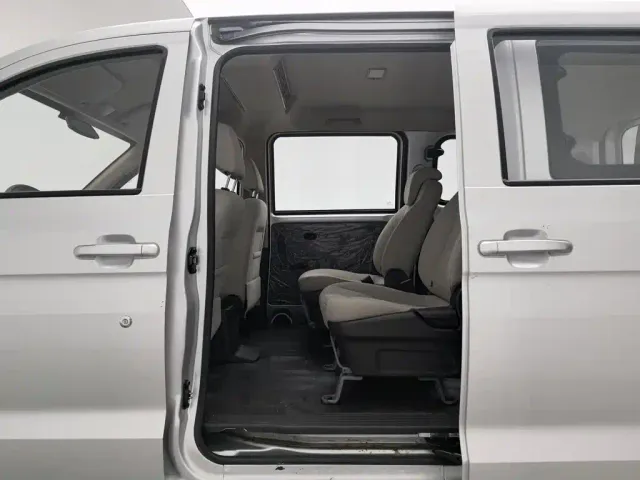 Wuling Hongguang V — Фото автомобиля 15