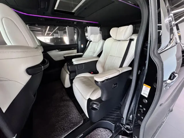 Lexus LM — Фото автомобиля 7