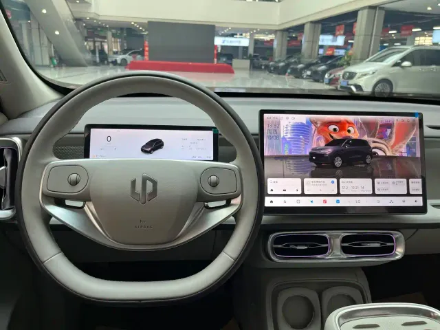 Leapmotor B10 — Фото автомобиля 7