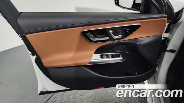Mercedes-Benz E-Class — Фото автомобиля 20