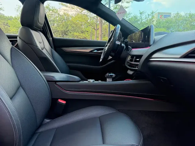 Cadillac CT5 — Фото автомобиля 11