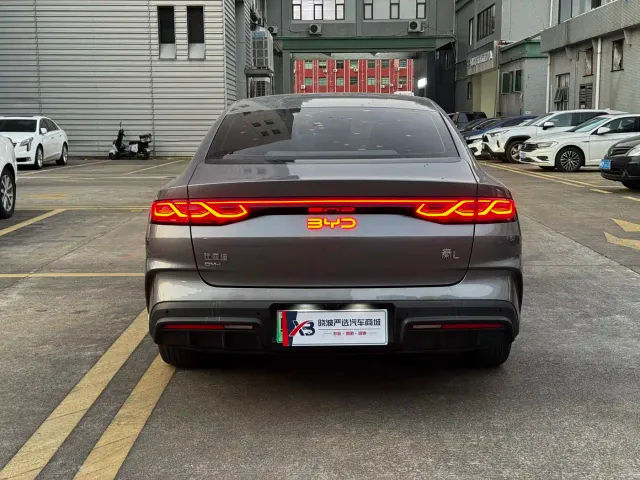 BYD Qin L — Фото автомобиля 5
