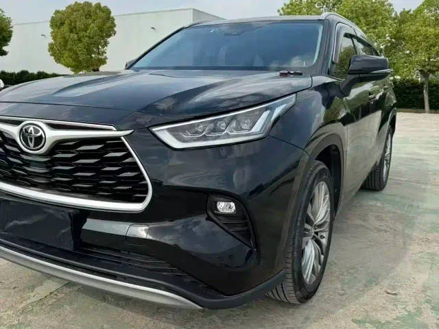 Toyota Highlander — Фото автомобиля 2