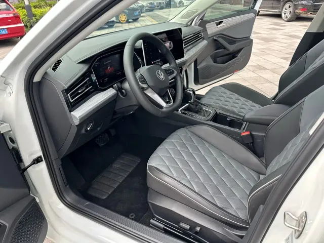 Volkswagen Sagitar — Фото автомобиля 9