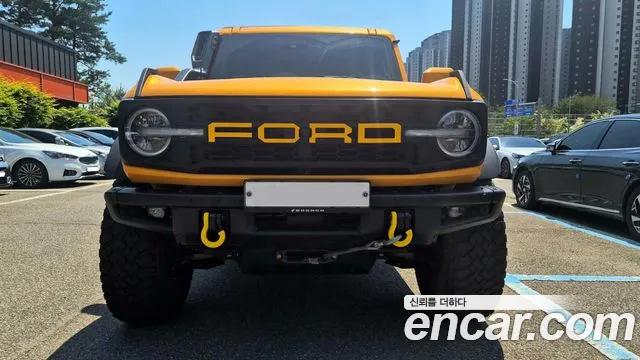 Ford Bronco — Фото автомобиля 3