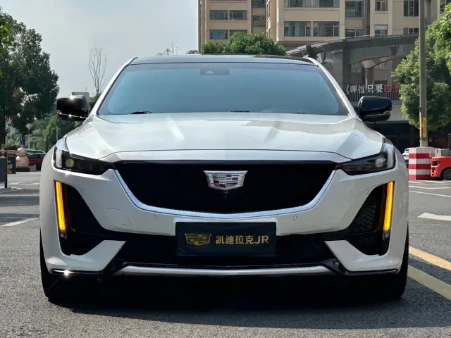 Cadillac CT5 — Фото автомобиля 2