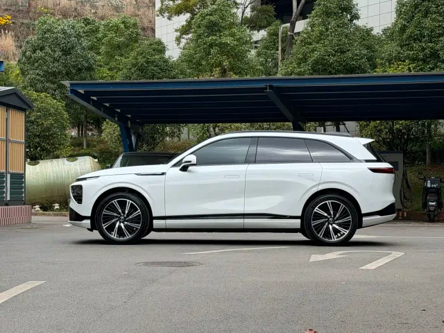 Xpeng G9 — Фото автомобиля 7
