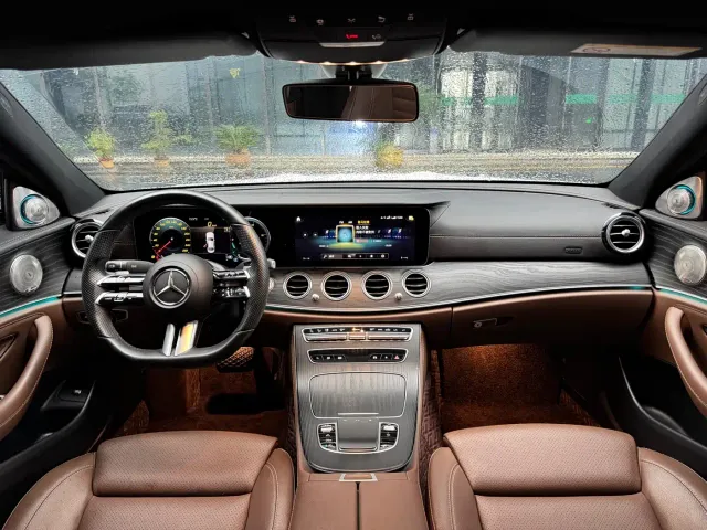 Mercedes-Benz E-Class — Фото автомобиля 9