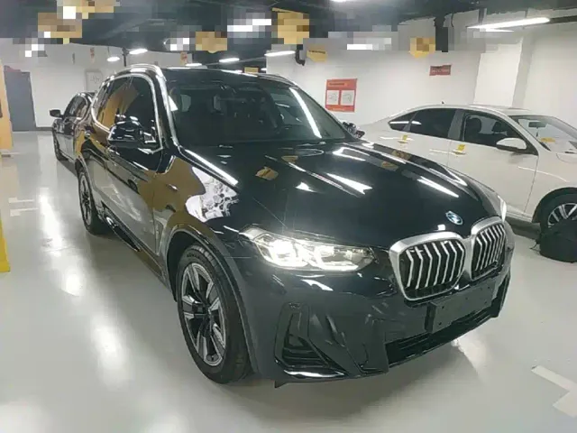 BMW BMW iX3 2022 Facelift Leading Model — Фото автомобиля 3