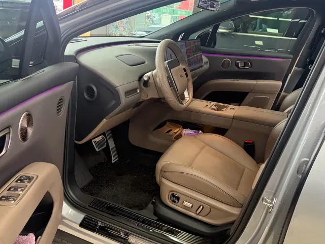 Li Auto i6 — Фото автомобиля 5