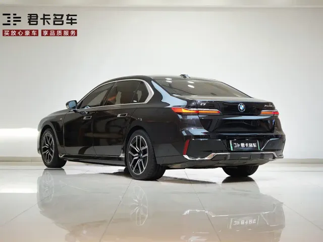 BMW BMW i7 2023 eDrive50L Leading M Sport Package — Фото автомобиля 5