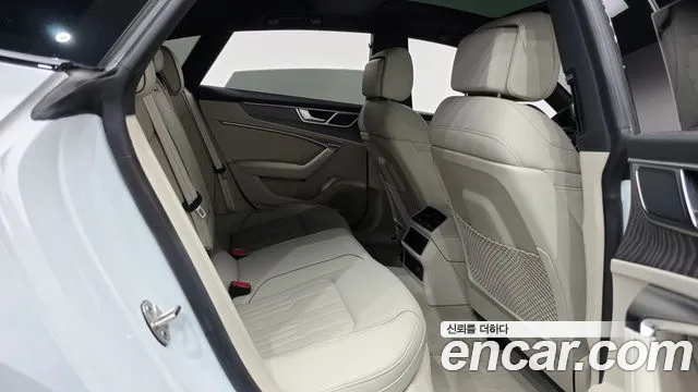 Audi A7 4K — Фото автомобиля 17