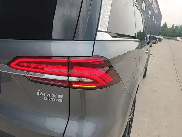 Roewe iMAX8 — Фото автомобиля 7