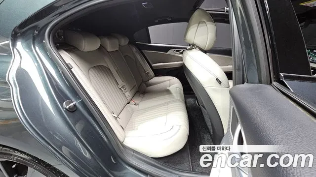 Genesis G70 — Фото автомобиля 11