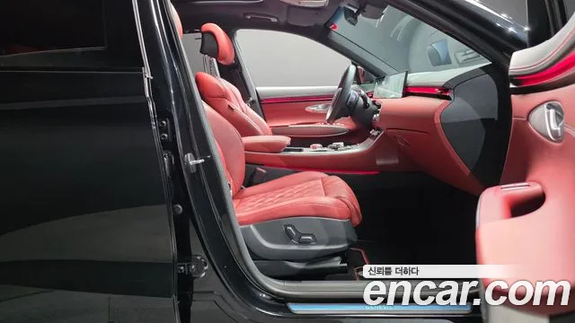 Genesis GV70 — Фото автомобиля 16