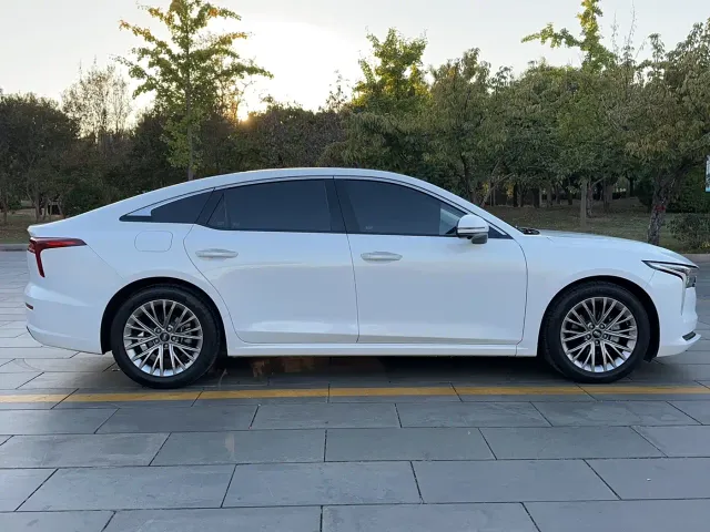 Bestune B70 — Фото автомобиля 7