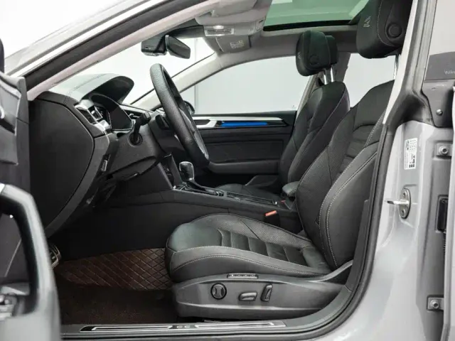 Volkswagen FAW-Volkswagen CC 2023 380TSI Eye-catching Edition — Фото автомобиля 10