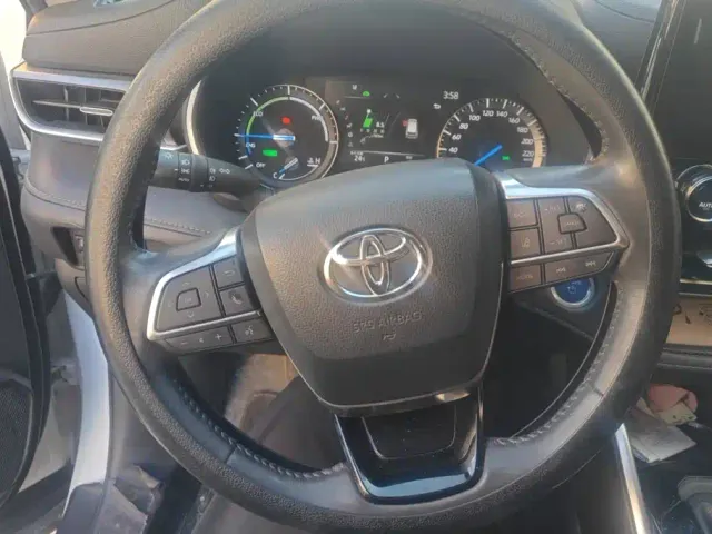 Toyota Highlander — Фото автомобиля 15