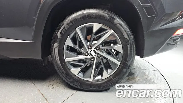 Hyundai Tucson Tucson (NX4) Бензин 1.6 турбо 2WD — Фото автомобиля 21