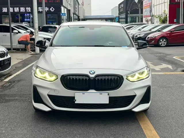 Фотография автомобиля — BMW 1 Series