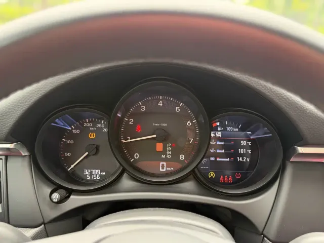 Porsche Macan — Фото автомобиля 17