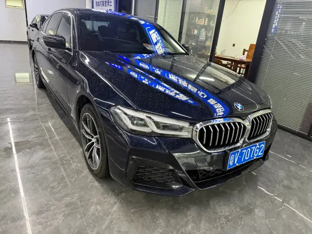 BMW 5 Series — Фото автомобиля 3