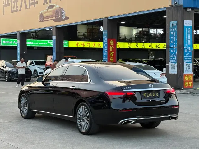 Mercedes-Benz E-Class — Фото автомобиля 20