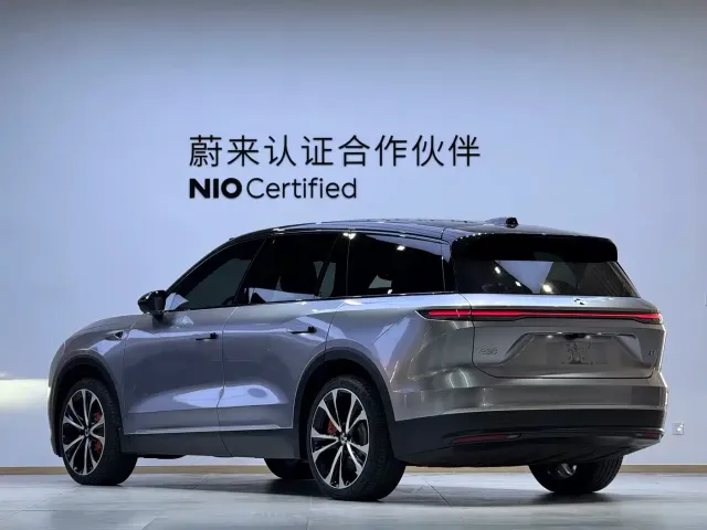 Nio ES8 — Фото автомобиля 3