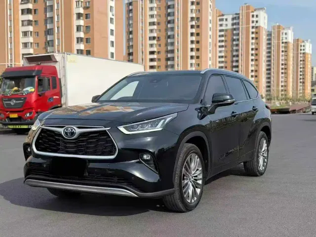 Фотография автомобиля — Toyota Highlander