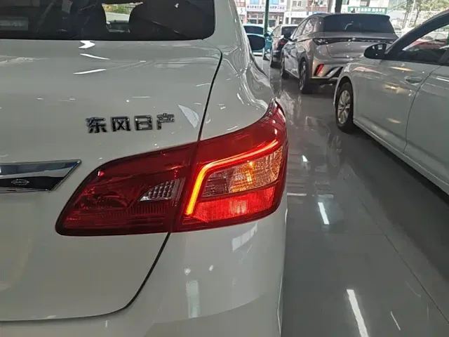 Nissan Sylphy — Фото автомобиля 7