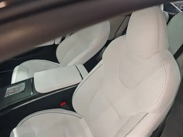 Tesla Model S 2023 Tri-motor AWD Plaid — Фото автомобиля 10