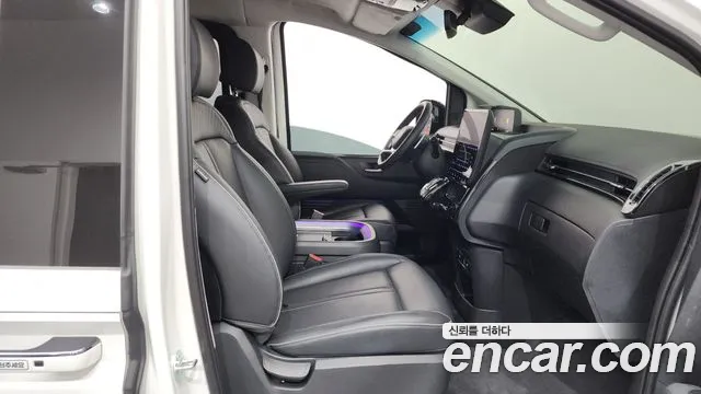 Hyundai Staria Staria Lounge 9 мест — Фото автомобиля 21