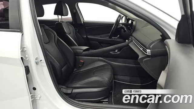 Hyundai Avante CN7 — Фото автомобиля 16
