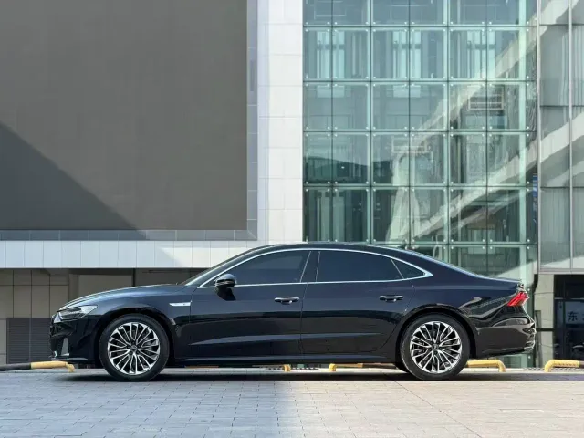 Audi A7L — Фото автомобиля 8