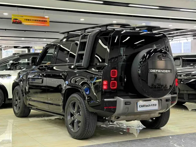 Land Rover Defender — Фото автомобиля 7