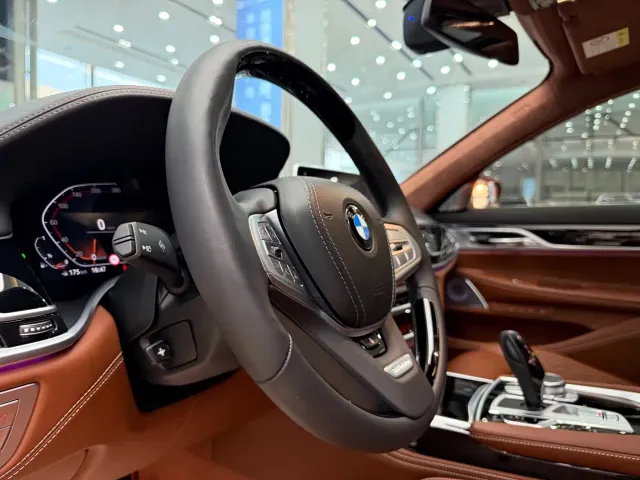 BMW 7 Series — Фото автомобиля 15
