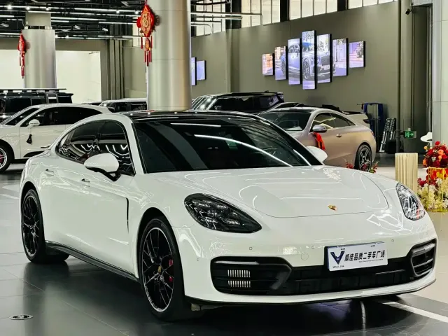Porsche Panamera — Фото автомобиля 3