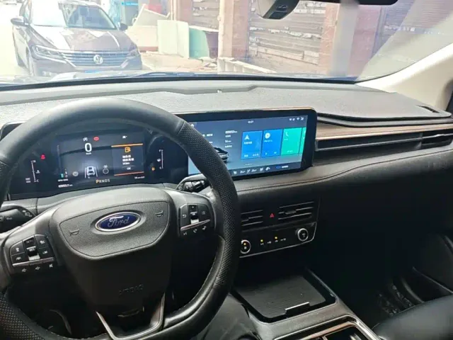 Ford Edge — Фото автомобиля 5