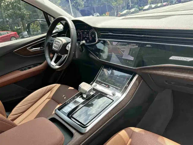 Audi Q7 — Фото автомобиля 23