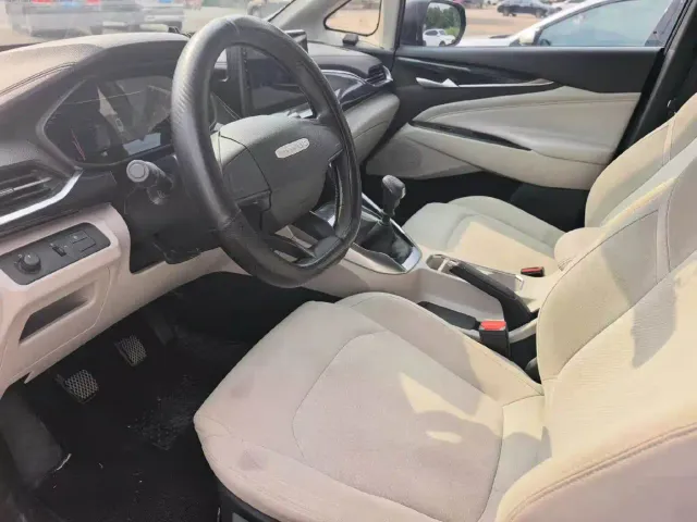 Maxus G50 — Фото автомобиля 4