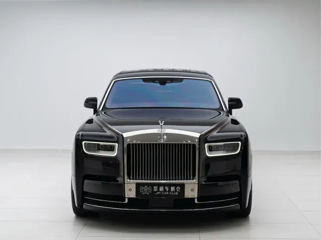 Rolls-Royce Phantom — Фото автомобиля 2