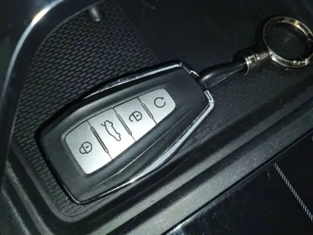 Geely Boyue L — Фото автомобиля 8