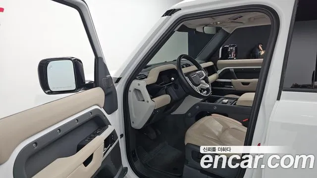 Land Rover Defender L663 — Фото автомобиля 10