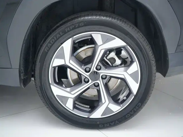 Geely Boyue L — Фото автомобиля 23