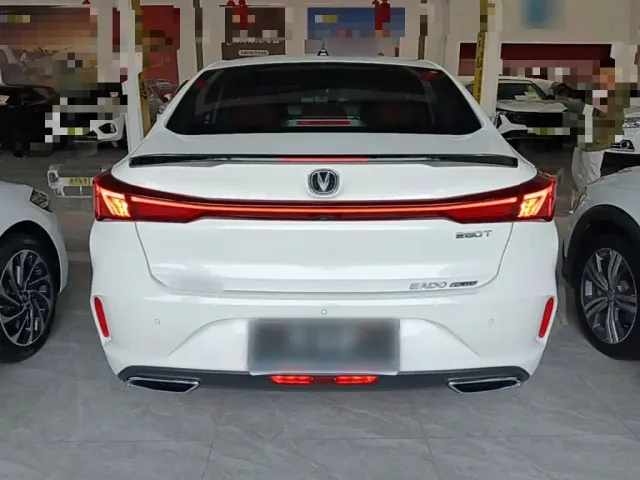 Changan Eado — Фото автомобиля 5
