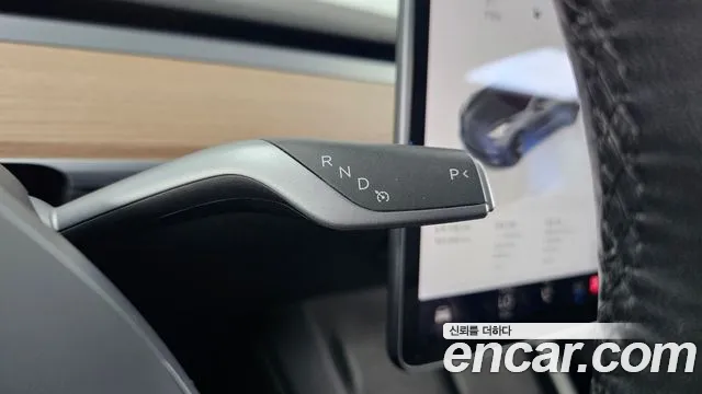 Tesla Model 3 — Фото автомобиля 12